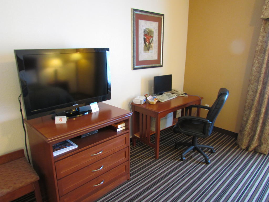 Отель Super 8 By Wyndham Austin/Airport South Номер фото